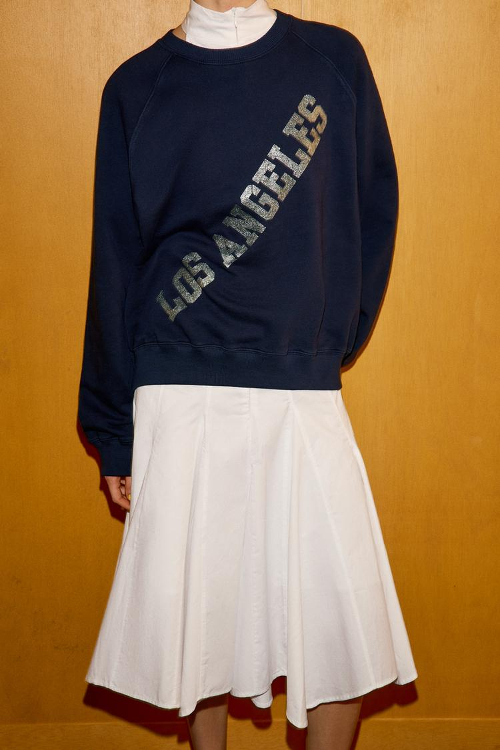 ZARA ТОЛСТОВКА С ТЕКСТОМ ИЗ ФОЛЬГИ, МОРСКОЙ СИНИЙ