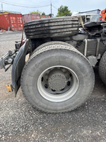 МАЗ 6430 6x4 Седельный тягач 643028-520-012 (Дизельный, 11,7 л, 428 л.с., МТ)
