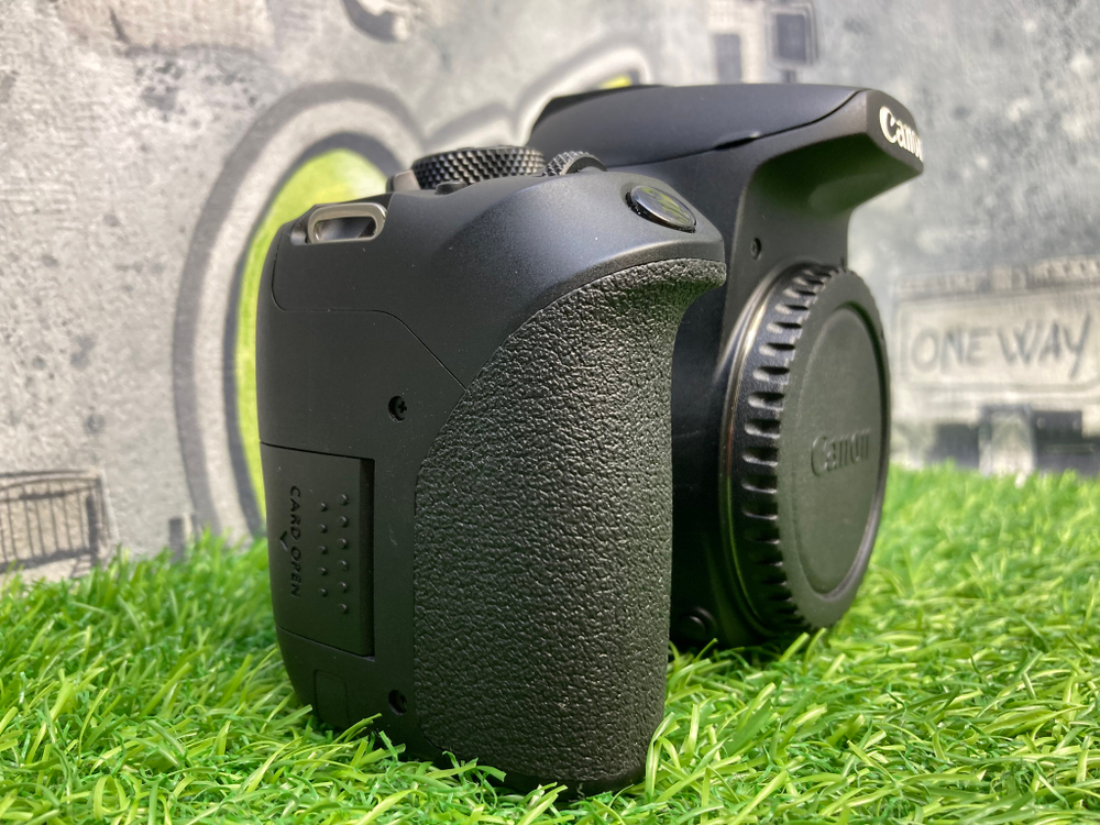 Canon EOS 850D