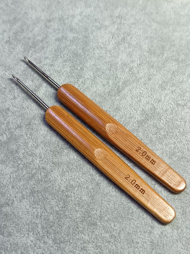 Крючок металлический с бамбуковой ручкой, 2 мм