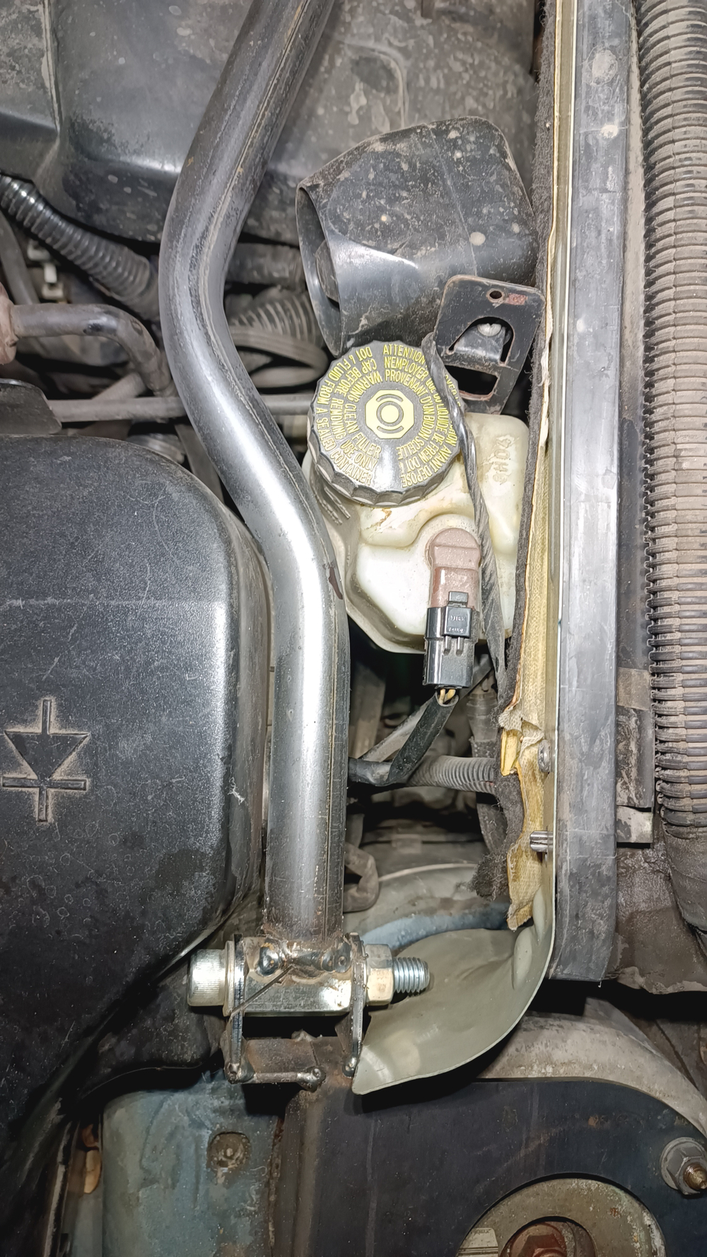 Распорка передних стоек Peugeot 407 (ПОД ЗАКАЗ)