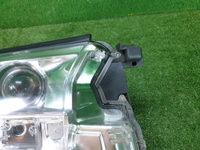 Фара правая Toyota Land Cruiser 200 (2015-2021) LED