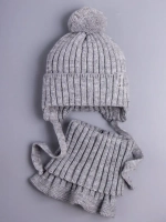 Шапка осенняя детская на завязках и снуд