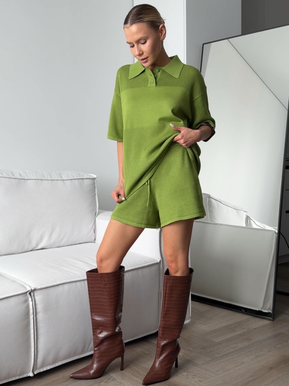 Комплект вязаный, футболка - поло и шорты