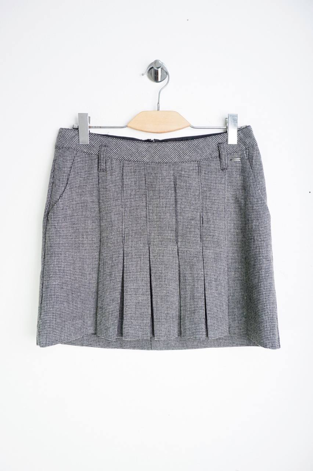 Юбка классического дизайна, маркировка 40, визуально на 46 размер, новая