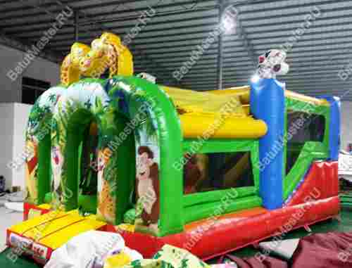 Коммерческий надувной батут "Законы джунглей" 6*4*2,8 м