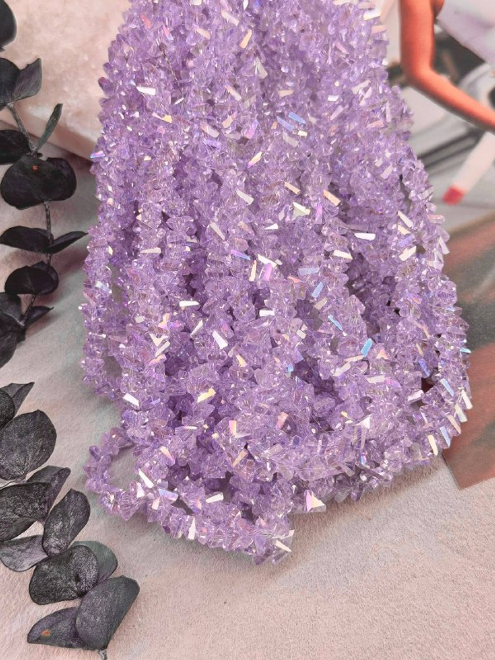 Бусины из хрустального стекла, треугольник, фиалка радужный, 4 мм, нить 32 см