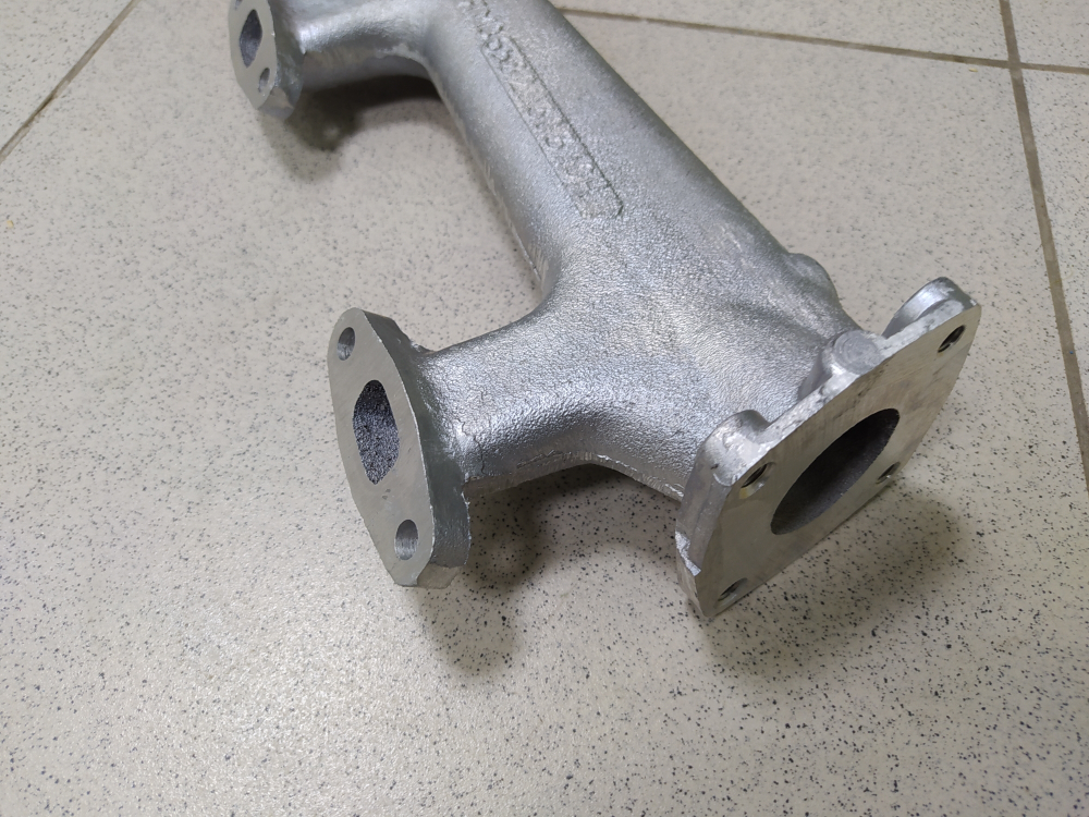 Труба водяная правая 238-1003290-В