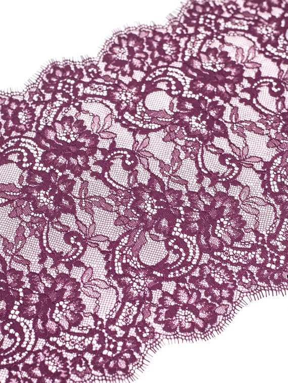 01-45 Кружево шантильи 24 см, слива