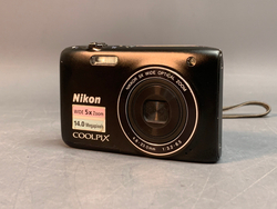 Nikon Coolpix S3100, под ремонт или на запчасти