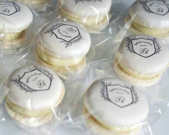 Макаронс с логотипом вашей компании