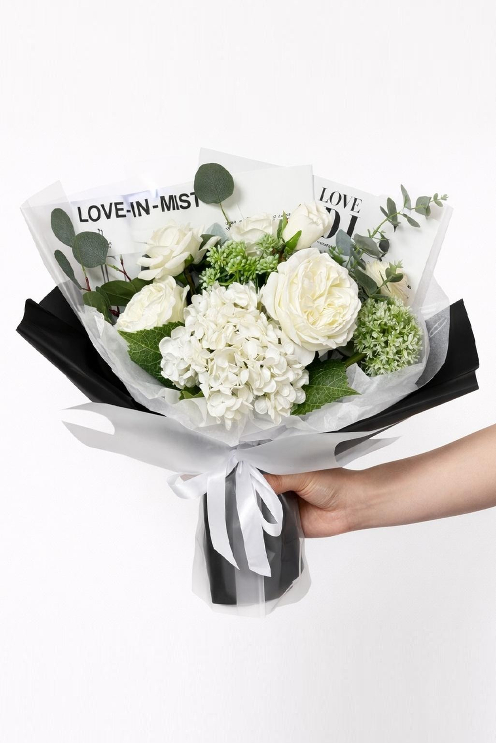 Быстро сборная упаковка в пленке. Форма №4 Коллекция "Гламур". Цвет: ЧЕРНЫЙ. Размер букета: +/- в55, ш50