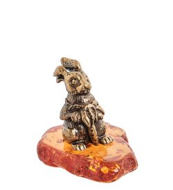 Народные промыслы AM-1535 Фигурка «Зайчик с морковкой» (латунь, янтарь)