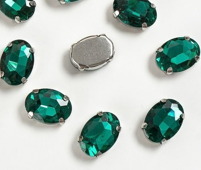 Стразы пришивные стекло в оправе, р. 14х10 мм, изумрудный
