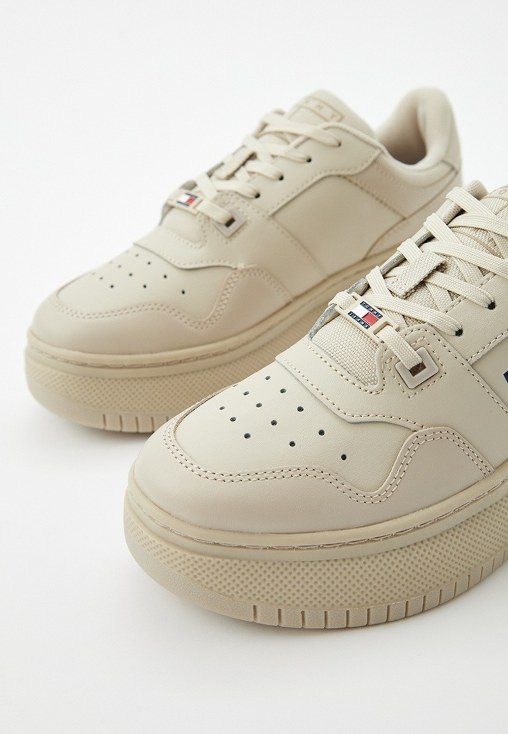 Кроссовки женские TOMMY JEANS TJW RETRO BASKET FLATFORM ESS