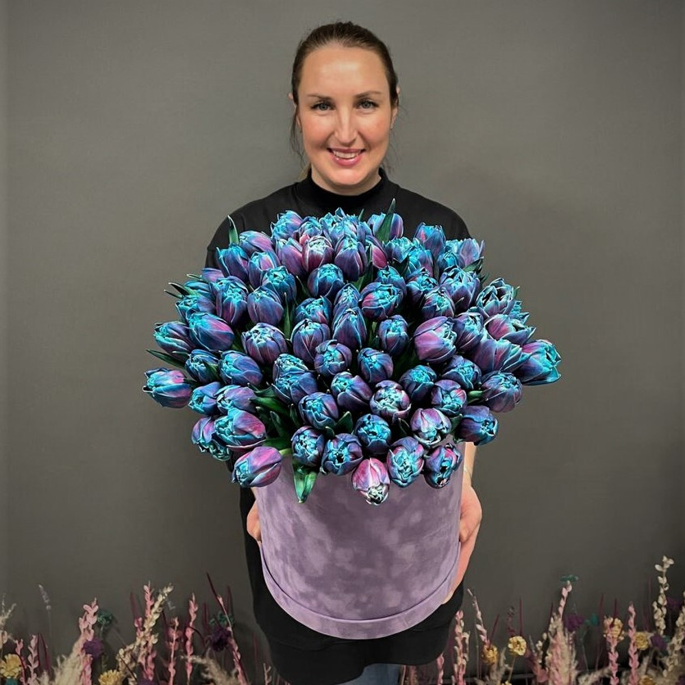 Букет «‎Тюльпановый космос» в бархате