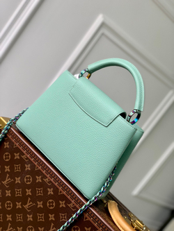 Louis Vuitton Capucines BB