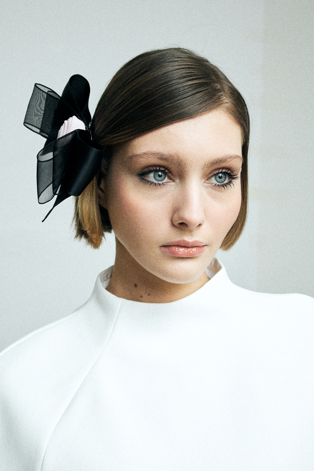 Бант двойной с розовой розой