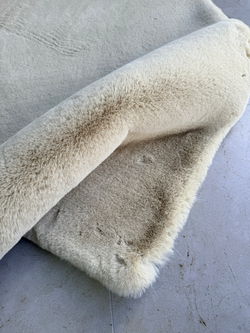 Ковер меховой имитация кроличьего меха