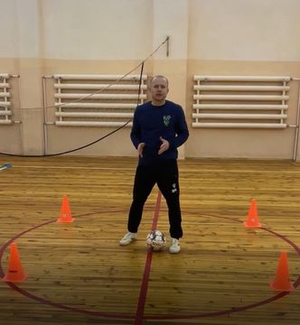 Тест «Комплексный контроль мяча в сменах направлений».