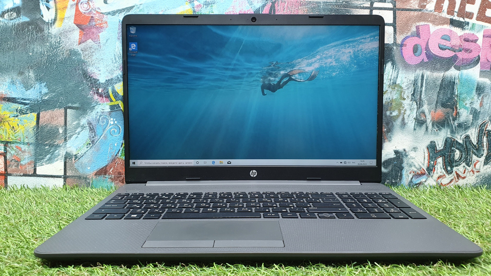 Ноутбук HP AMD Silver 3050U/8 Gb/FHD/255 G8 [32p18ea]/Windows 10