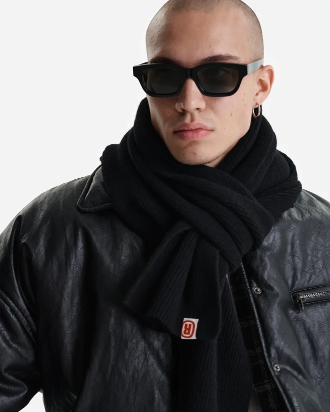 Шарф из шерсти мериноса черный