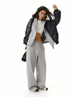 PRE-ORDER BOMBER BLACK’26