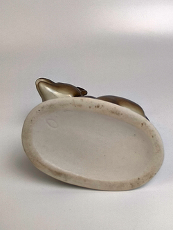 Фарфоровая статуэтка "Медвежонок присевший" ЛФЗ