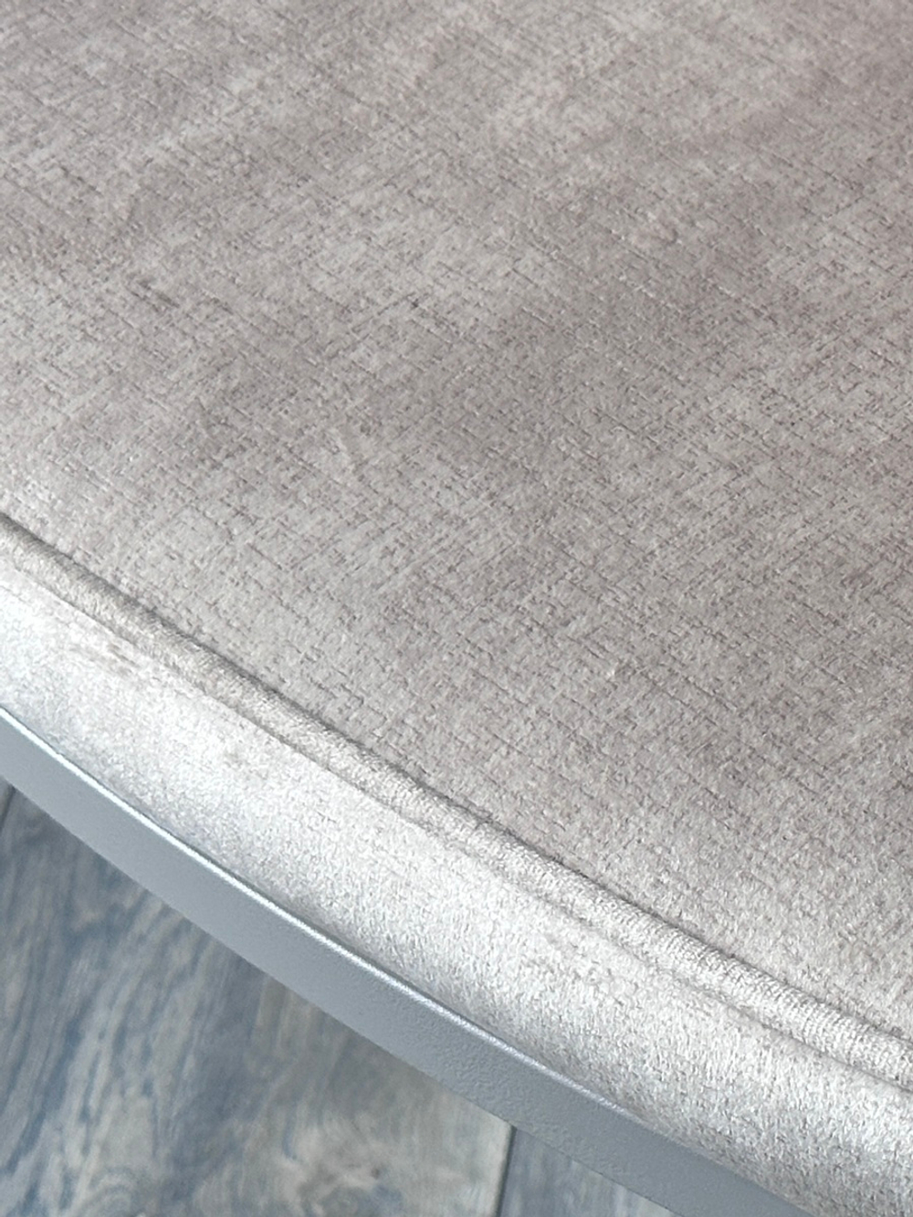 Стул М-City DISAUR Диана (Diana) 207 Античный Бежевый, Велюр, Латте каркас