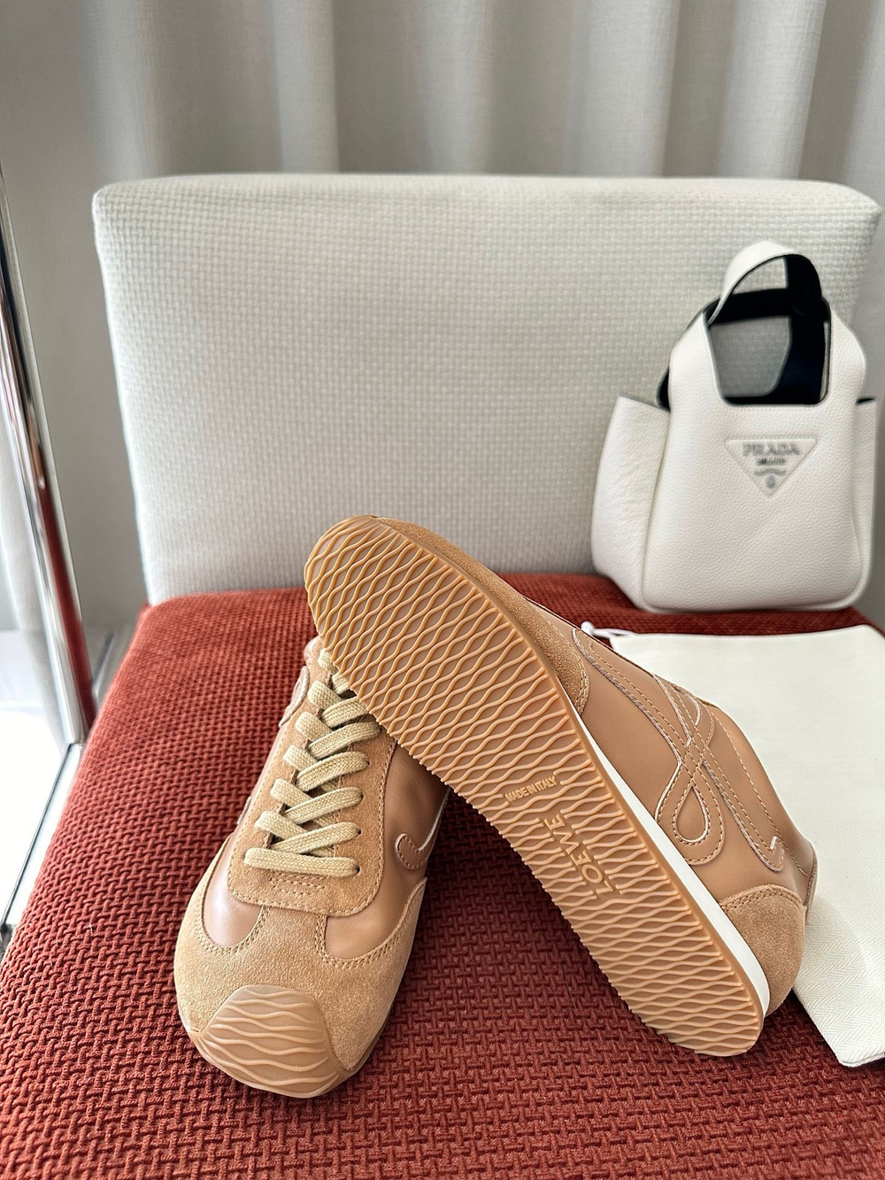 Кроссовки из натуральной кожи