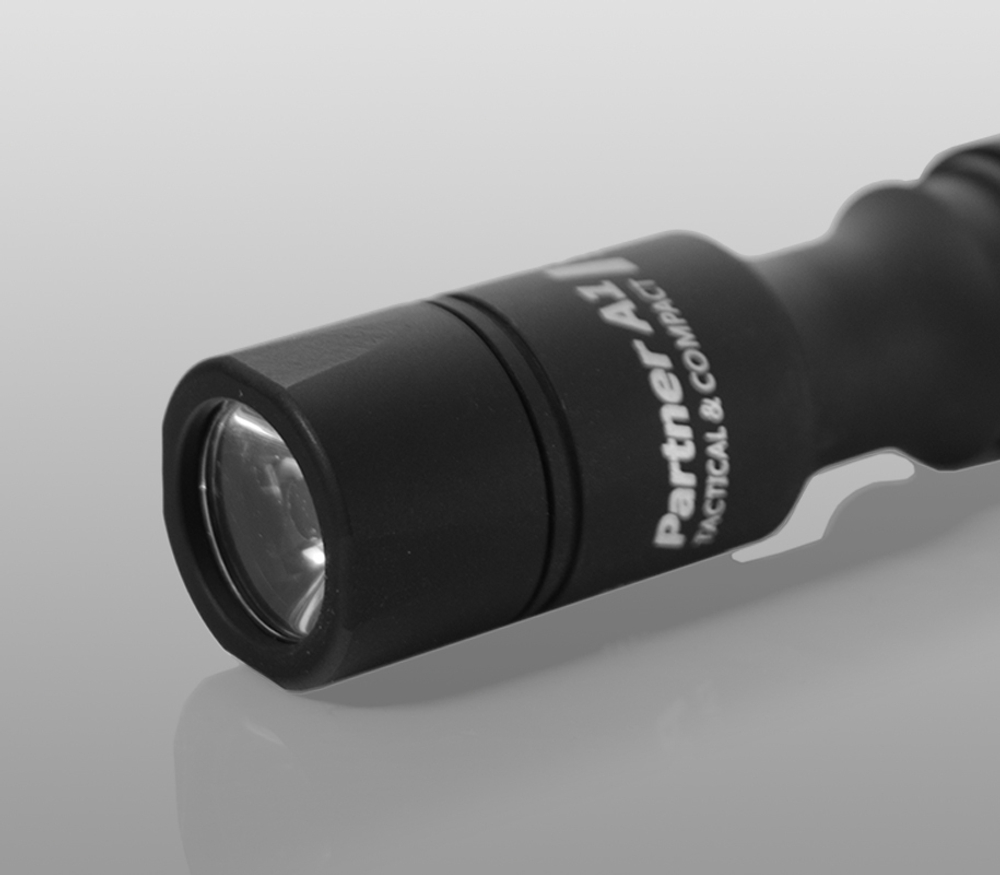 Тактический фонарь Armytek Partner A1 (тёплый свет)