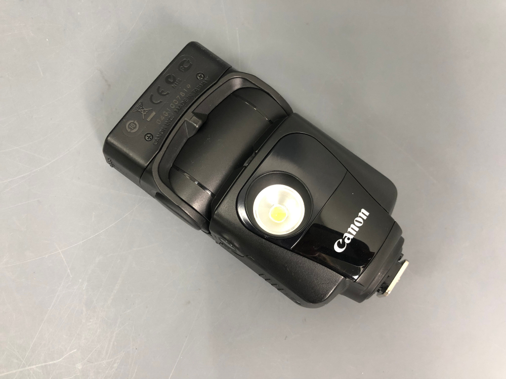 Canon Speedlite 320EX