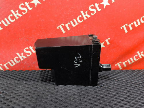 Насос подъема кабины