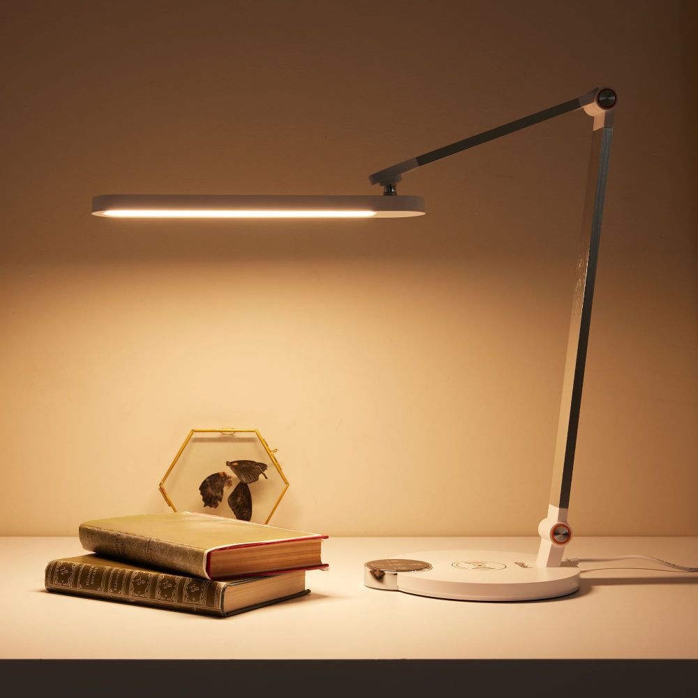 ULM-D113 18W-3000-6000K-DIM WHITE Светильник настольный светодиодный с беспроводной зарядкой телефонов. Сенсорный выключатель. Диммер. Белый. TM Uniel