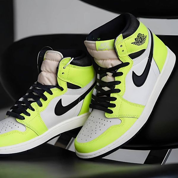 Nike Air Jordan 1 Retro High OG Visionaire