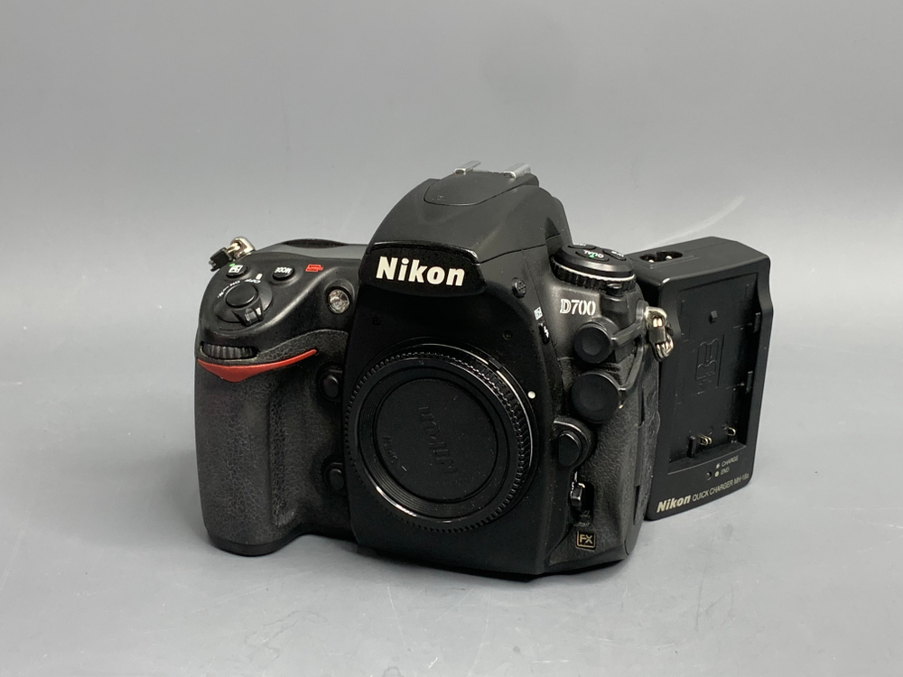Nikon D700 43.100 кадров