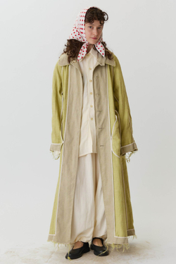 Косынка из шелка белая в красный мелкий горох