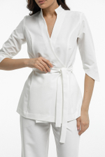 Костюм блуза на запах и брюки со стрелками из уплотненной поливискозы