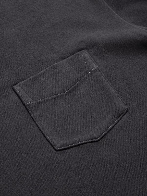 Футболка с карманом темно-серая - фото 3