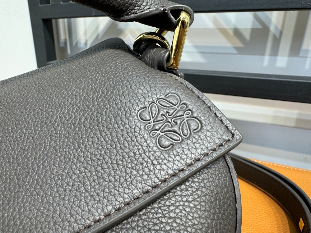 Loewe Puzzle 24 cm