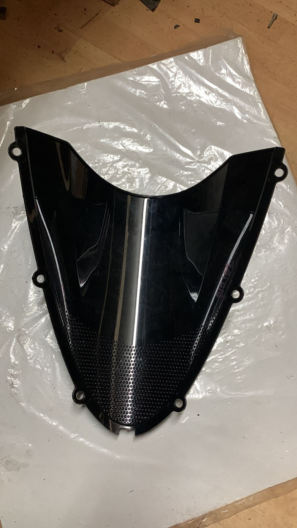 Стекло ветровое Kawasaki черн ZX636C, ZX-6R 05-06