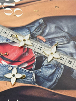 Подвеска золотистая ЛВ "Цветок" с белой эмалью 26х23 мм