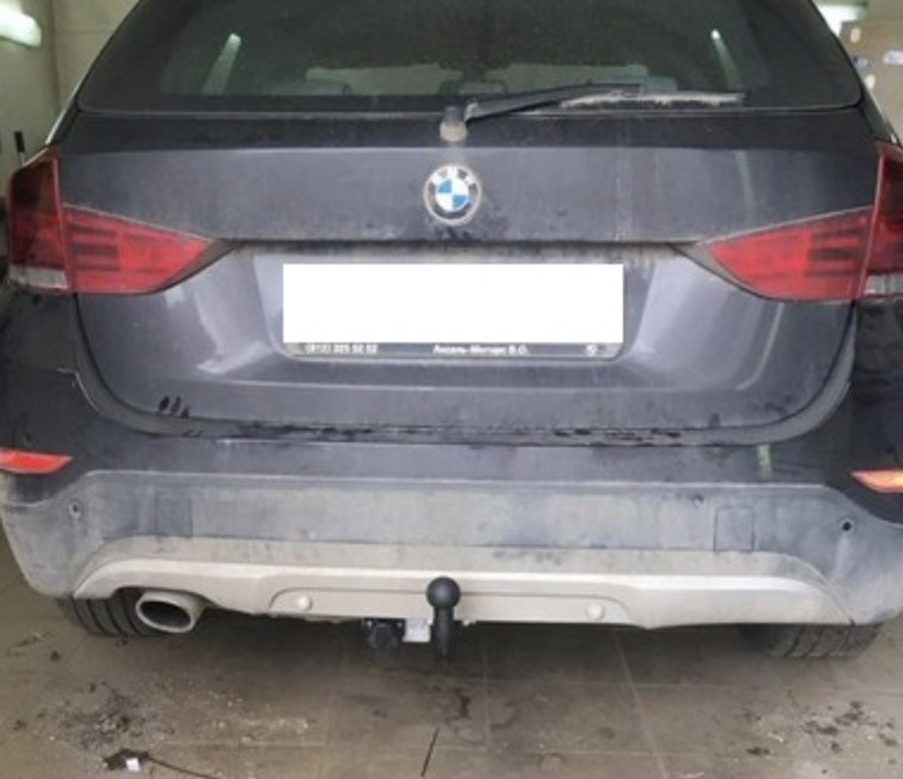 Фаркоп на BMW X1 E84 2009-2015 без выреза бампера. Тип шара: A. Нагрузки: 1600/75 кг, BM 04