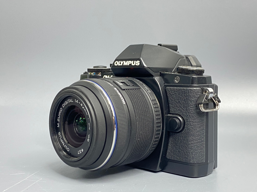 Olympus OM-D E-M10 kit 14-42mm