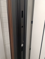 Стальная дверь "Агат" с зеркалом. Заказная модель.