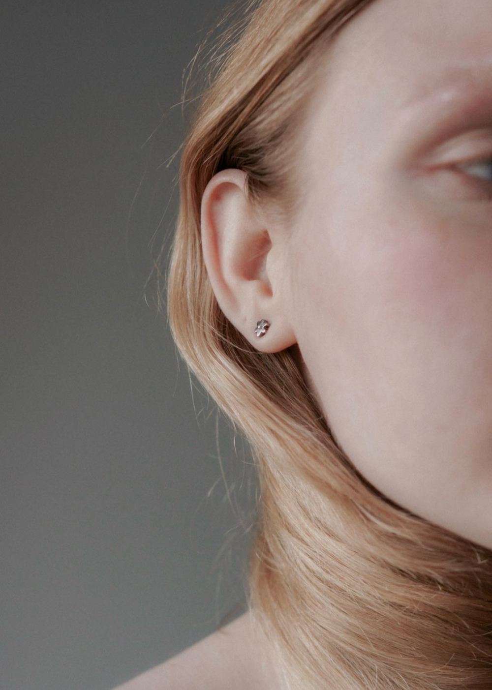 пирсинг двухсторонний лепесток (сердечко) с эмалью