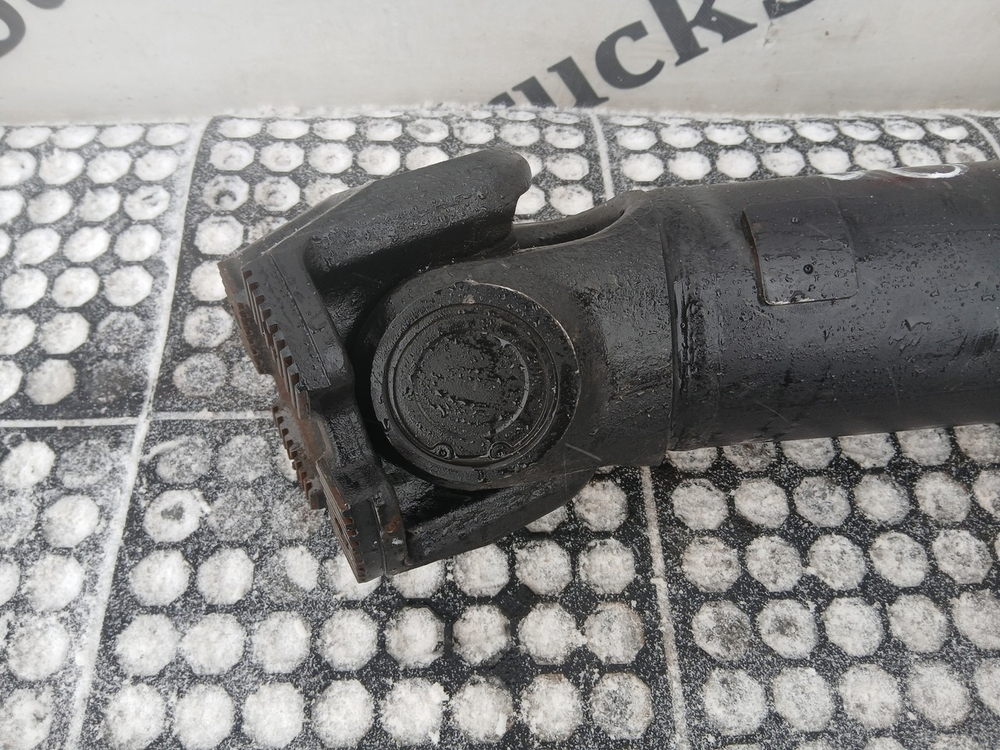 Вал карданный среднего моста 2023г.