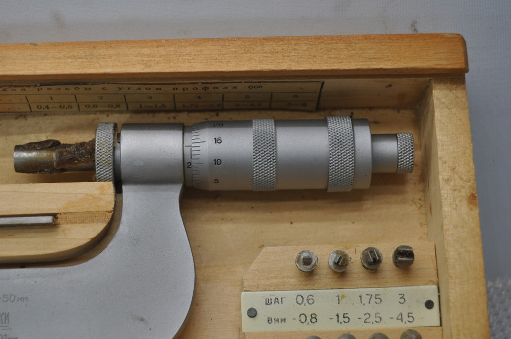 Микрометр резьбовой МКВ- 50 (25-50мм.) Цена деления 0.01мм. Крин.