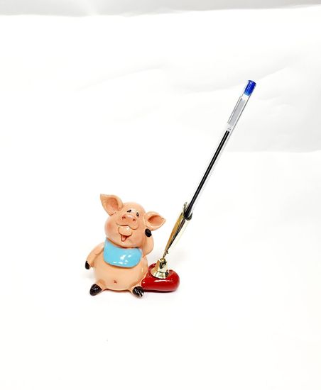 Сувенир держатель д/ручек "Поросёнок-лялька",полистоун лак 8х8,8х5,6 см