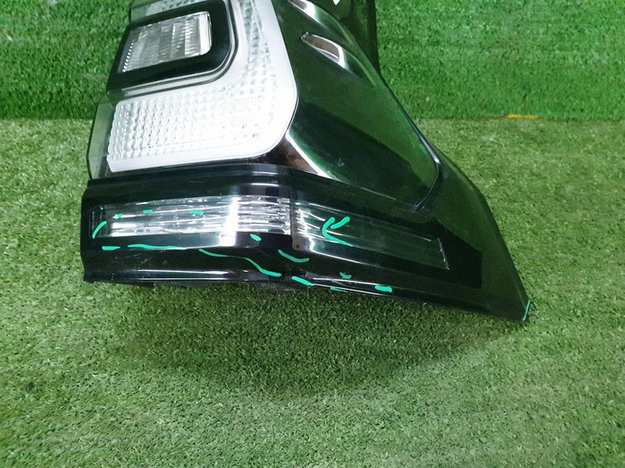 Фонарь правый Toyota Land Cruiser Prado 150 (2017-н.в.) Style